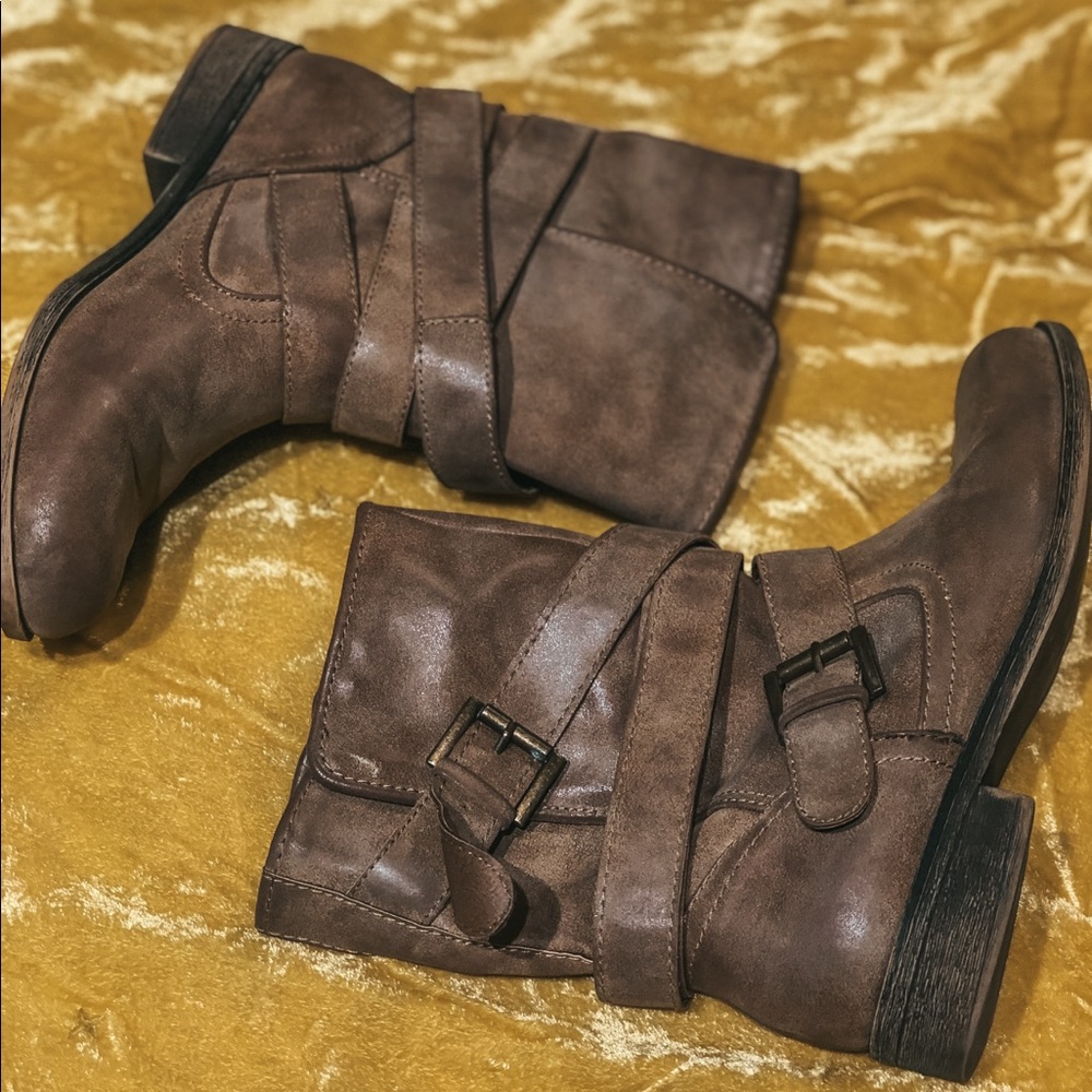 MADDEN GIRL | Billie brown moto boots